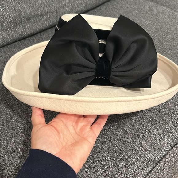 Whittall and shon hat - Picture 2 of 5